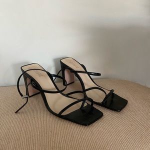 Schutz Amaia heels. Black